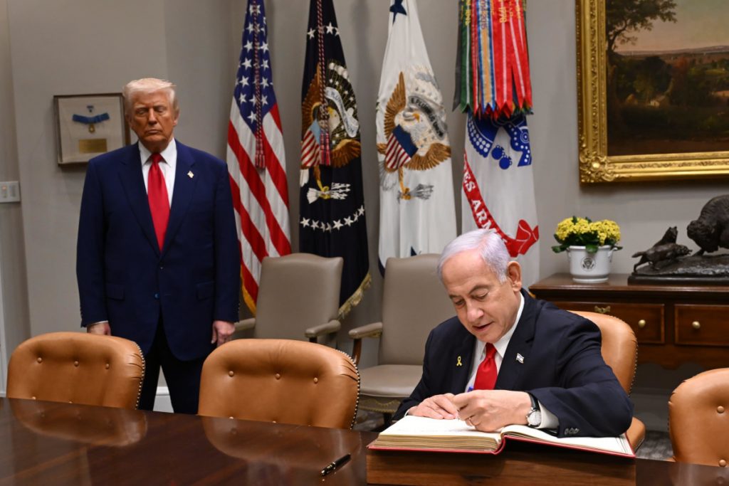 דונלד טראמפ מקבל פנייה חריגה: "בנימין נתניהו אינו חבר שלנו"