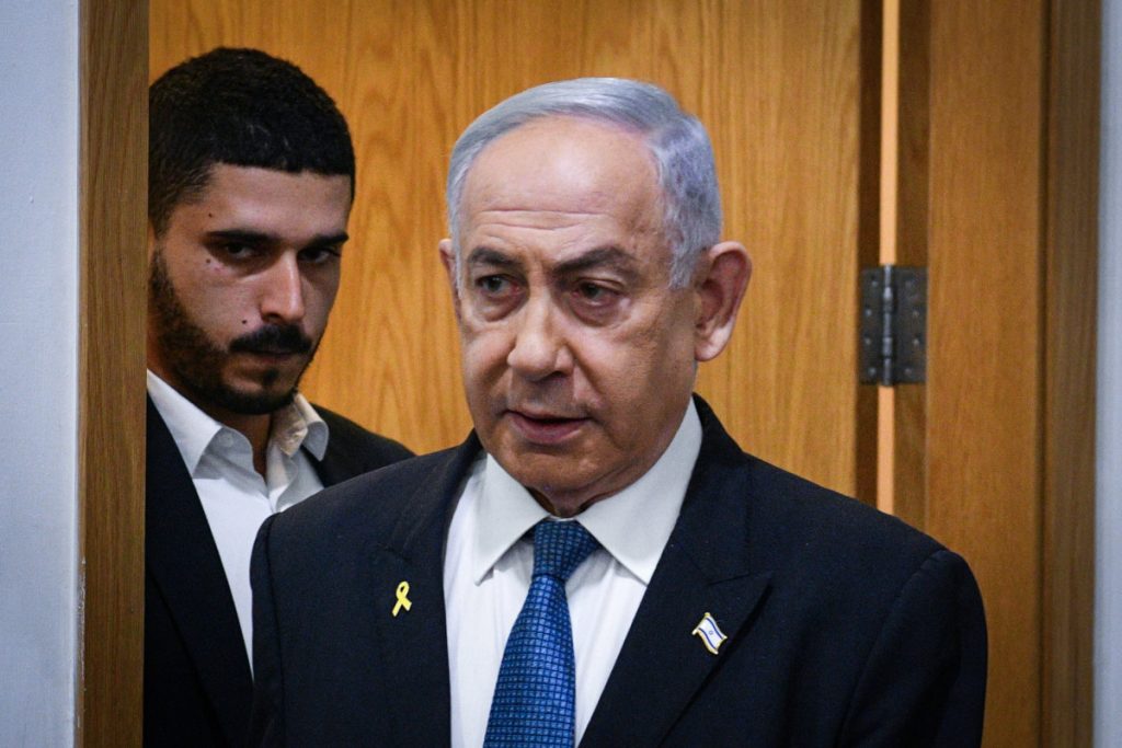 ערוץ 12, בנימין נתניהו, אולפני חדשות, כאן 11, רשת 13, חמאס