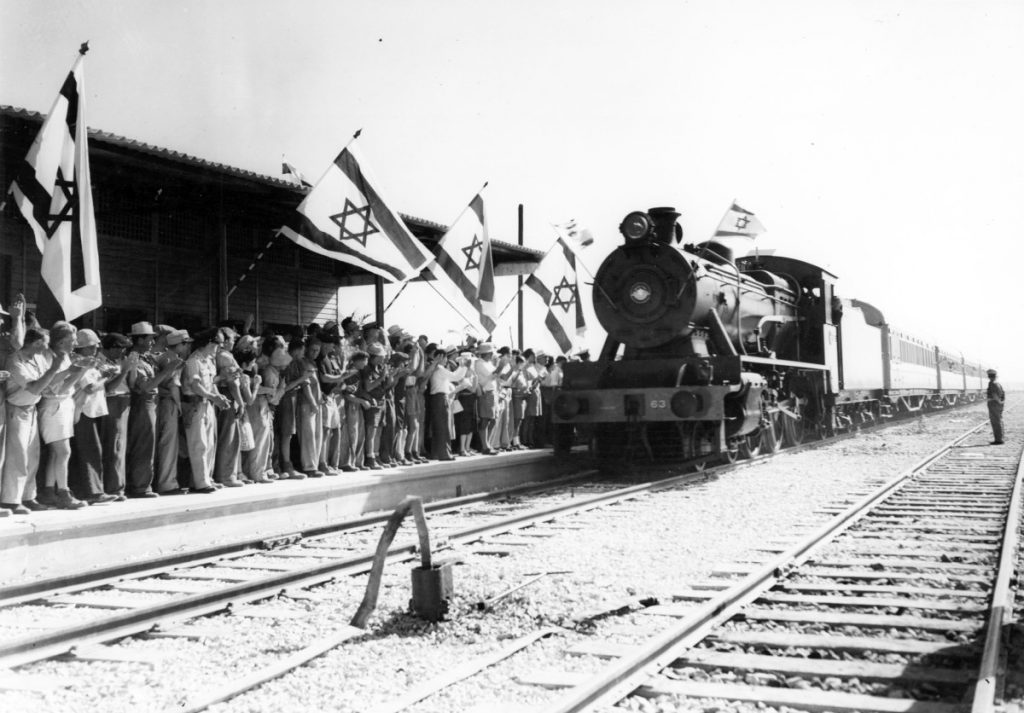 נפתחה תערוכת התחבורה הציבורית בישראל בתחנת ארלוזורוב בתל אביב