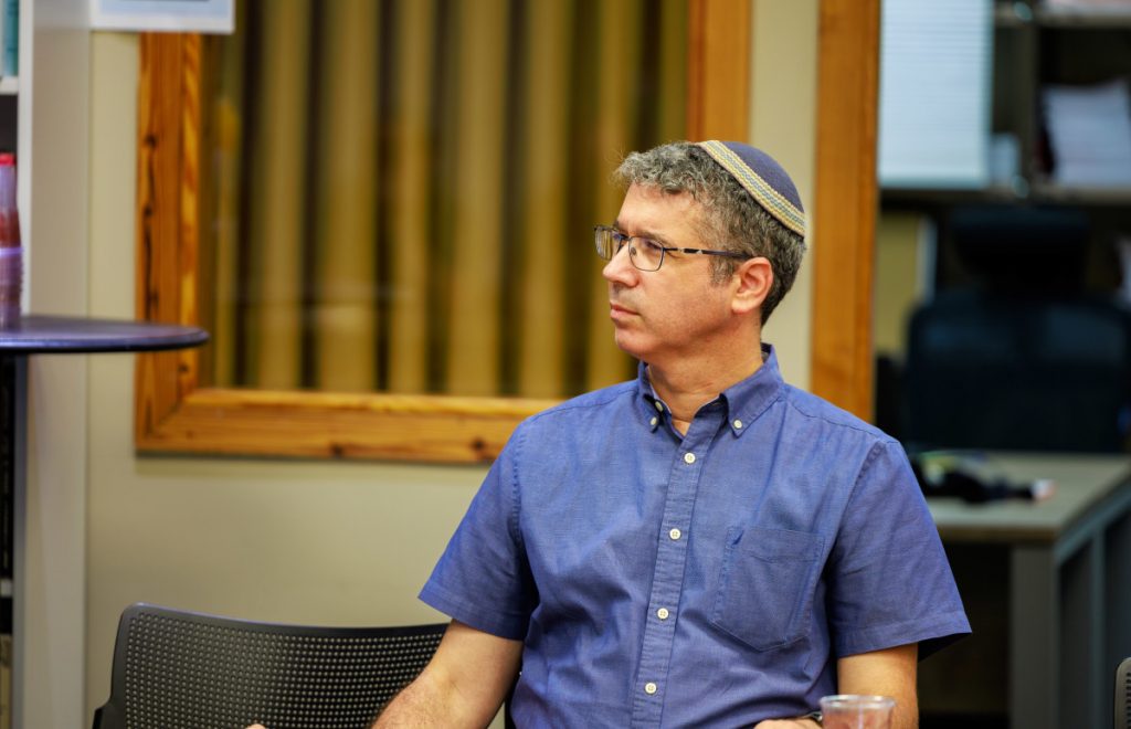 לאחר שנחשף לסיפורי גבורה של מי שכינה “צדיקים" – החליט לכתוב ספר