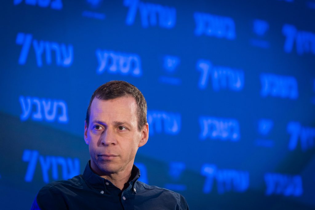 עמית סגל מגיב לפרשה הביטחונית שבה מעורב גם עמיחי שיקלי