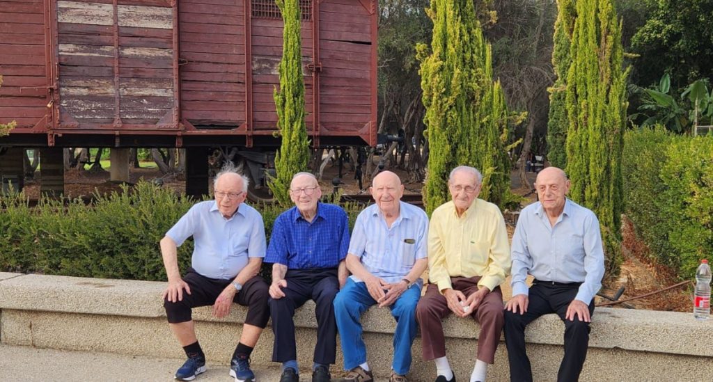גיבור בצל המוות: הסוד מאחורי בלוק 66 שהציל מאות ילדים