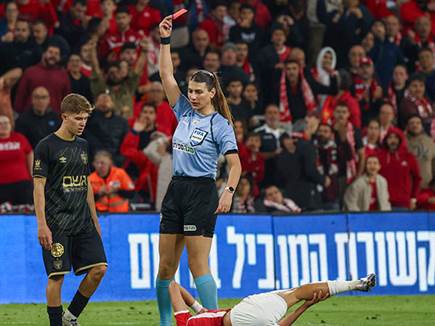 גרסת עדי יונה: מה אמר הקשר לחבריו לאחר שהורחק מול ב"ש?