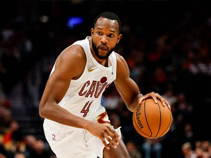 מובלי נבחר לשחקן ההגנה של העונה ב-NBA