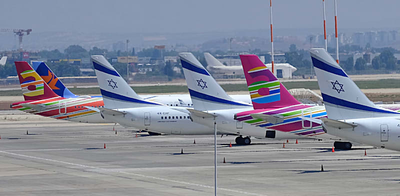 אלי כל המניות מאירות כמו פולשים זרים