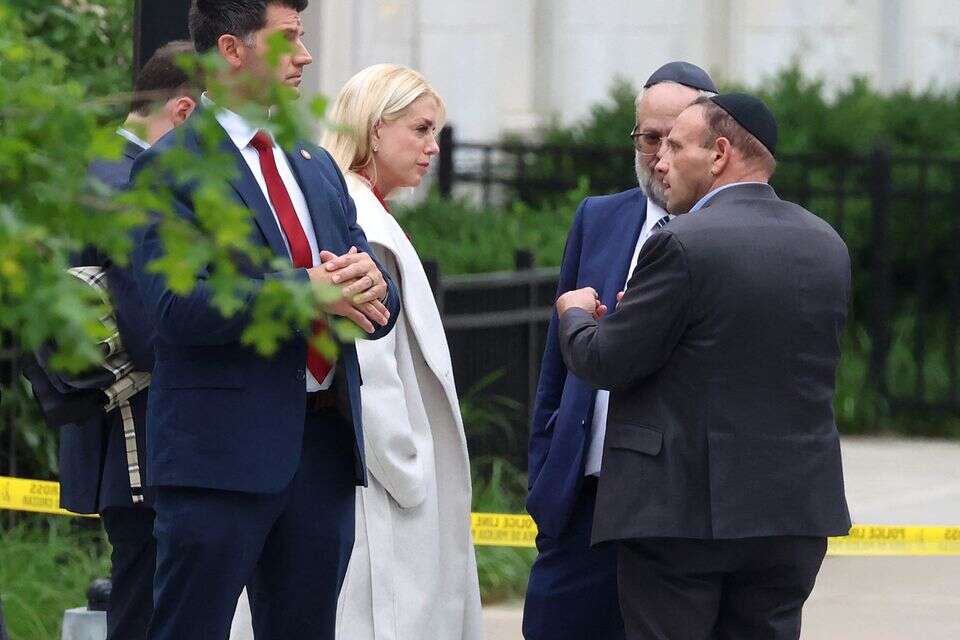 בכירה בממשל טראמפ: "הוא שבור לב בעקבות הפיגוע בוושינגטון"