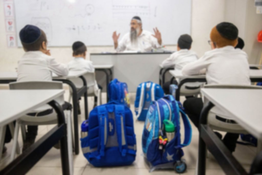 הקיצוץ בשכר המורים: מנהלי מוסדות חינוך שעובדיהם אינם מאורגנים יוכלו לבחור את אופן פריסתו