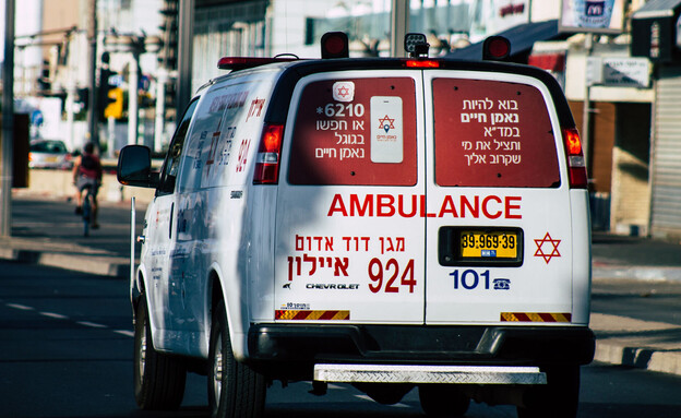פעוט בן 3 מרעננה במצב קשה לאחר שנחנק מחתיכת עוף