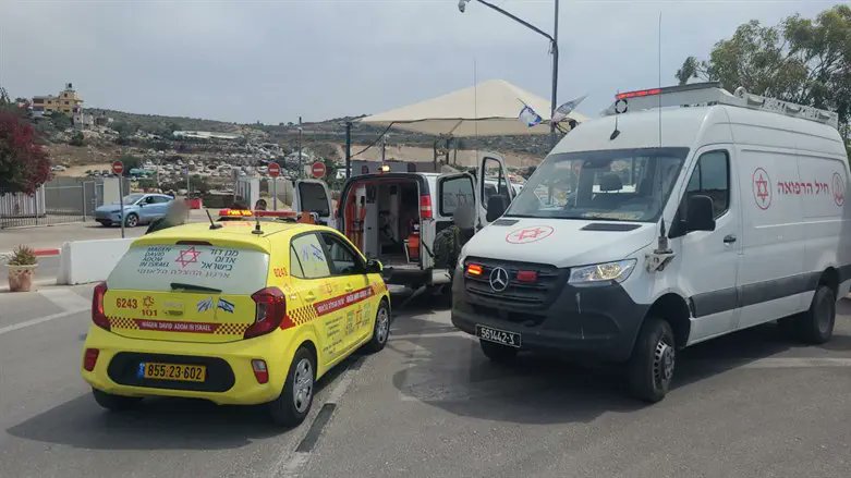 2 נפצעו קשה בפיגוע ירי ליד מעבר ריחן בשומרון, מצוד אחר המחבלים