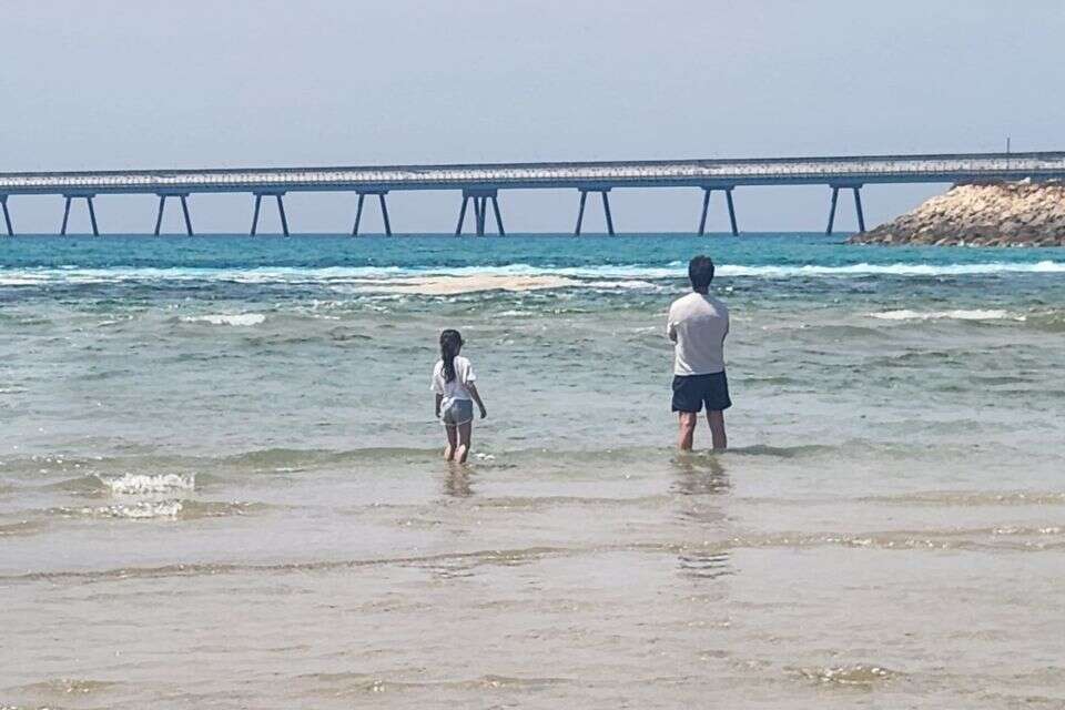 התראות? איסורים? הישראלים התעלמו והגיעו לחוף בחדרה