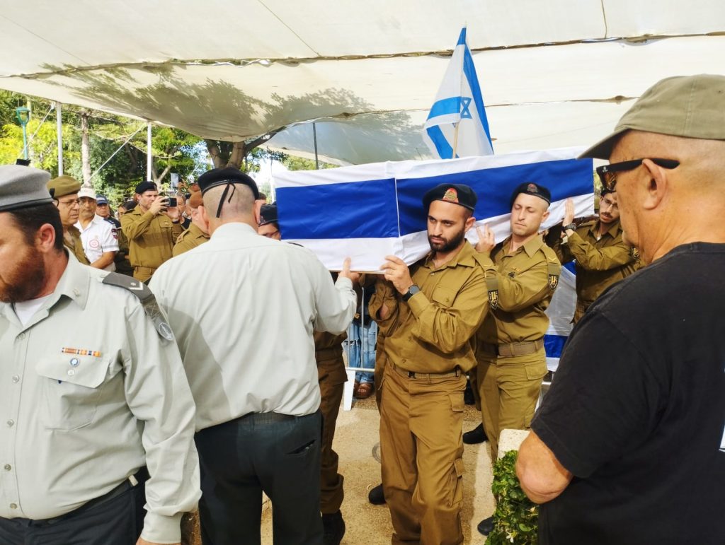 "שבו בנים לגבולם": נערכה הלווייתו של צביקה פלדמן, שנעדר מאז קרב סולטן יעקוב ב-1982