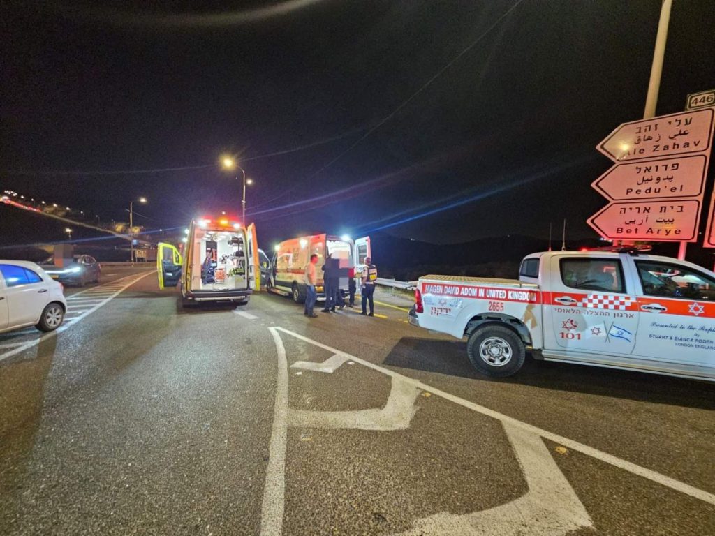פיגוע ירי בשומרון: אישה בהיריון נפצעה אנוש וגבר קל, מצוד אחר המחבל