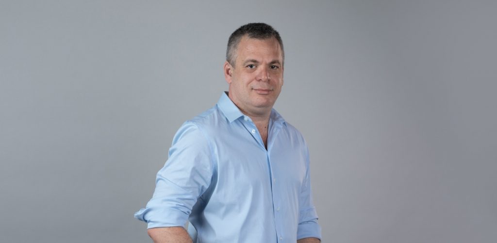 אחרי צניחה של 30%: האם הענקית הישראלית הפכה ליעד רכישה?