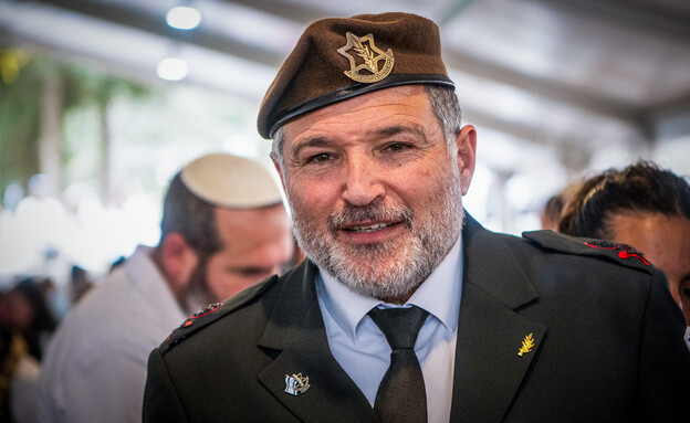 "מסיים ברגשות מעורבים": נאום הפרידה של זיני, שרמז לסערת…