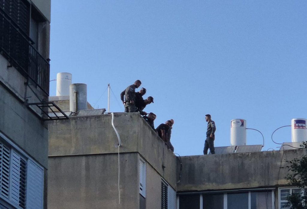 נקבע מותו של החשוד ברצח אשתו שקפץ מגג בניין בבת ים
