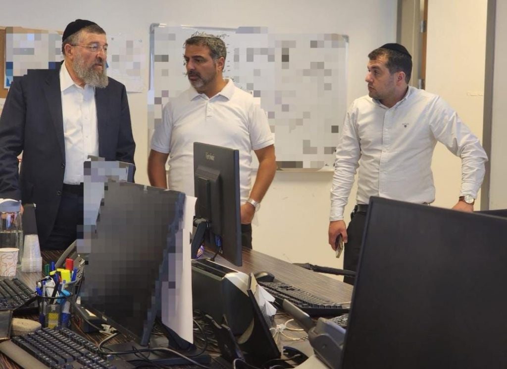 שר העבודה חתם על צו לגיוס עובדים חיוניים בכל רחבי הארץ