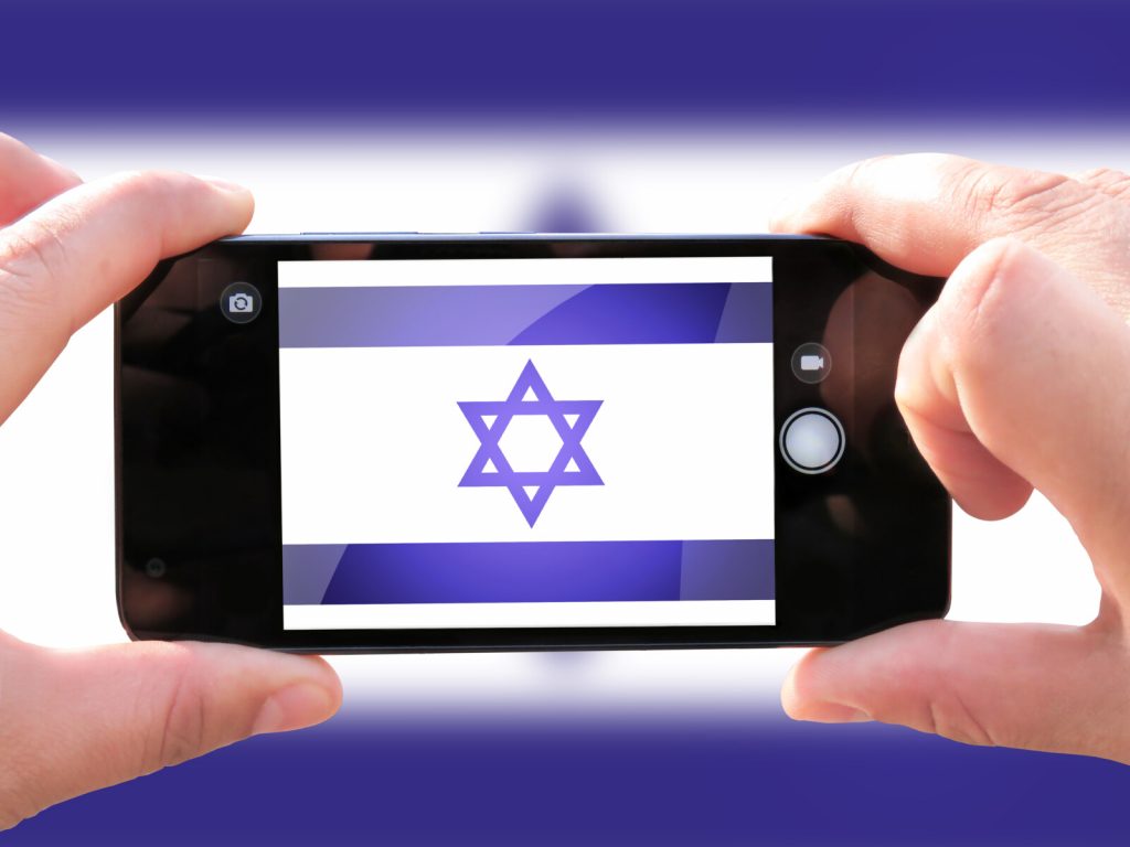 חזית ההצחקה: הגולשים בישראל מתגייסים לנטרל את החשש מהתגובה האיראנית